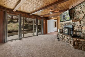 383 Catalina Rd in Big Bear Lake, CA - Building Photo - Building Photo