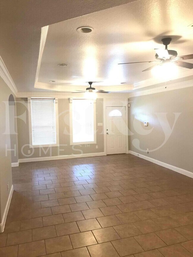 4911 Hull St in Houston, TX - Building Photo - Building Photo
