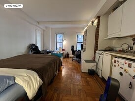 49 W 72nd St in New York, NY - Building Photo