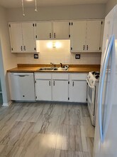 1735 Harrow Ct in Wheaton, IL - Foto de edificio - Building Photo