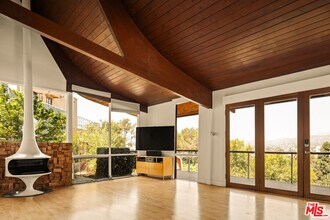 3990 Clayton Ave W in Los Angeles, CA - Building Photo - Building Photo