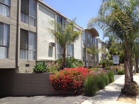 4623 La Mirada Apartments