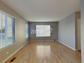 2797 Sorrel Row in Lake In The Hills, IL - Building Photo - Building Photo