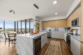 AER APARTMENTS in Tampa, FL - Building Photo - Building Photo