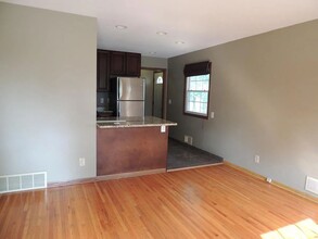 1103 22nd Ave SE in Minneapolis, MN - Building Photo - Building Photo