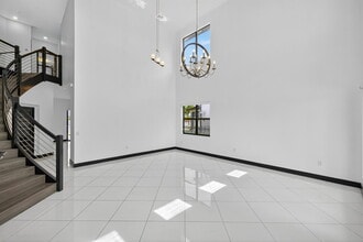 15800 NW 88th Ave in Miami Lakes, FL - Building Photo - Building Photo