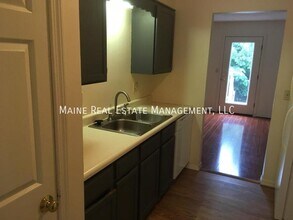 411 Old County Rd, Unit Apt. 8 in Hampden, ME - Building Photo - Building Photo