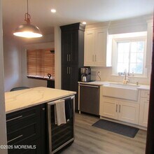 31 Pine St in Keyport, NJ - Building Photo - Building Photo