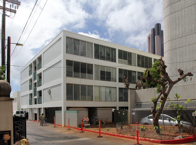 Loliana Apartments in Honolulu, HI - Foto de edificio - Building Photo