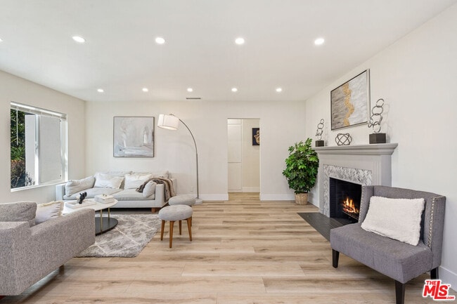 property at 2936 S Bentley Ave