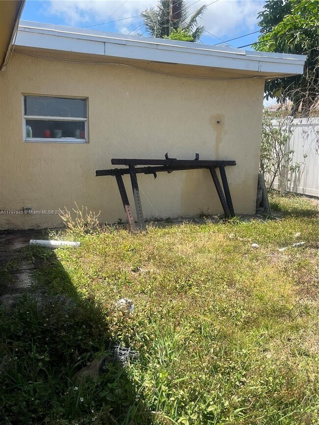 2639 Fletcher Ct in Hollywood, FL - Building Photo - Building Photo