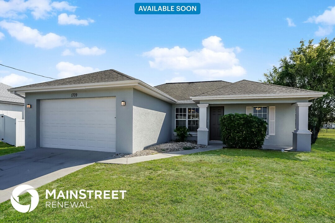 1709 NE 6th Pl in Cape Coral, FL - Building Photo