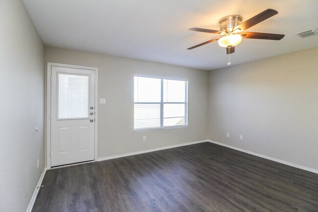 1329 Castle Ridge Rd in Fort Worth, TX - Building Photo - Building Photo