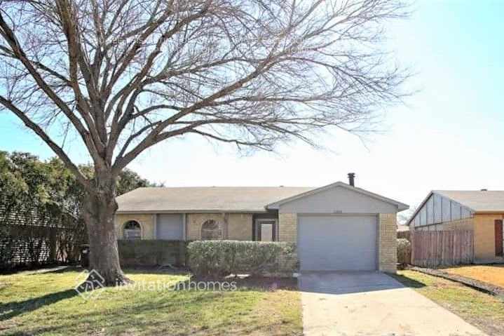 5316 Nash Dr in The Colony, TX - Building Photo