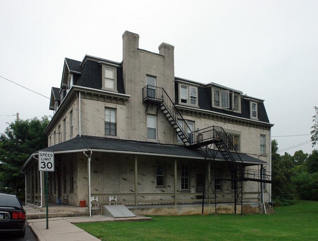 2027-2039 Reading Rd in Allentown, PA - Building Photo - Building Photo