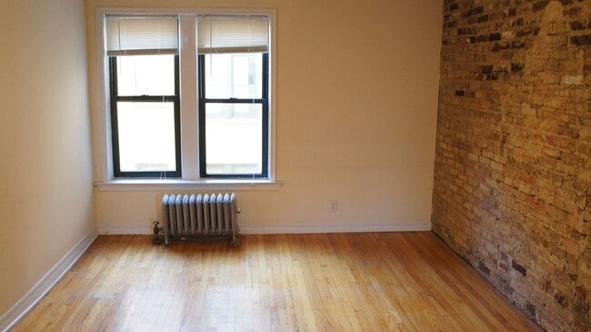 2322 N Spaulding Ave, Unit 2334.5-2A in Chicago, IL - Foto de edificio - Building Photo