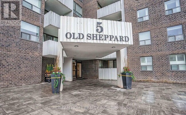 5-305 Old Sheppard Ave in Toronto, ON - Building Photo - Building Photo