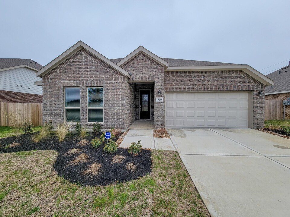 15711 Vista Sutton Dr in Hockley, TX - Building Photo