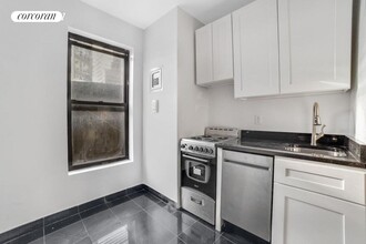 226 E 53rd St in New York, NY - Foto de edificio - Building Photo