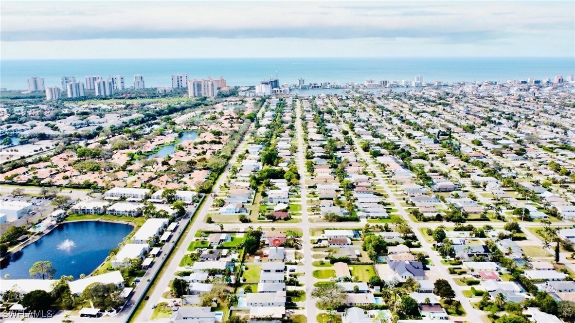 812 92nd Ave N in Naples, FL - Building Photo