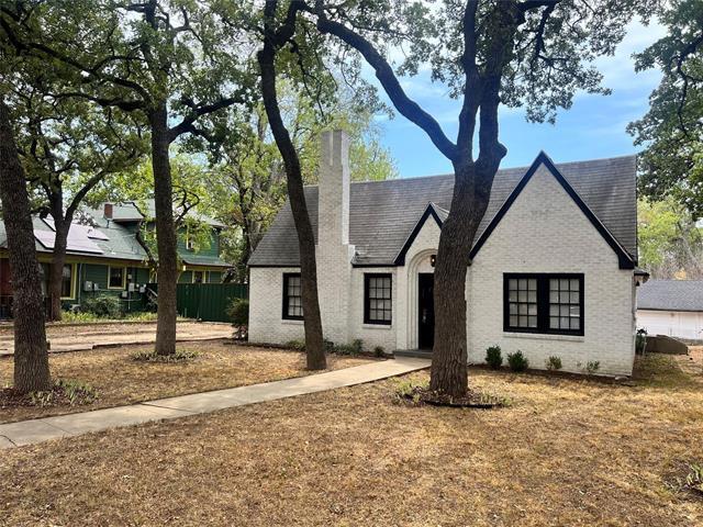 2107 W Oak St in Denton, TX - Building Photo - Building Photo