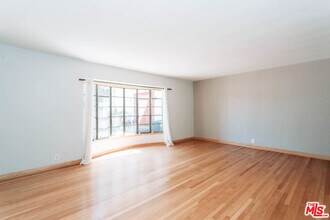 10961 Strathmore Dr in Los Angeles, CA - Building Photo - Building Photo