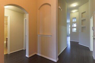 8250 Arezzo Dr in Round Rock, TX - Building Photo - Building Photo