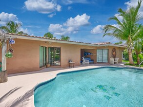 2810 NE 48th Ct in Lighthouse Point, FL - Foto de edificio - Building Photo