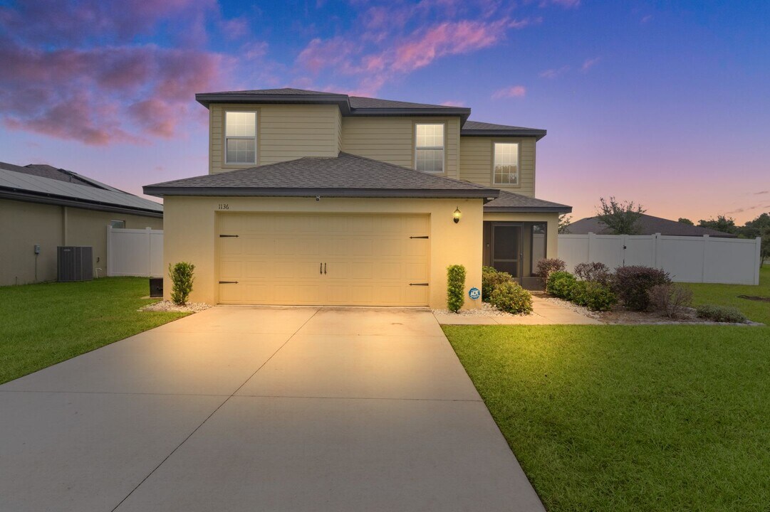1136 Sea Pines Ct in Tavares, FL - Building Photo