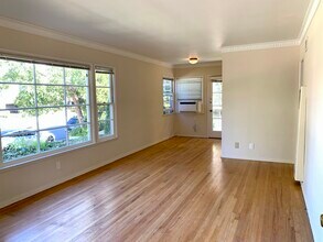 10630 Holman Ave in Los Angeles, CA - Building Photo - Building Photo