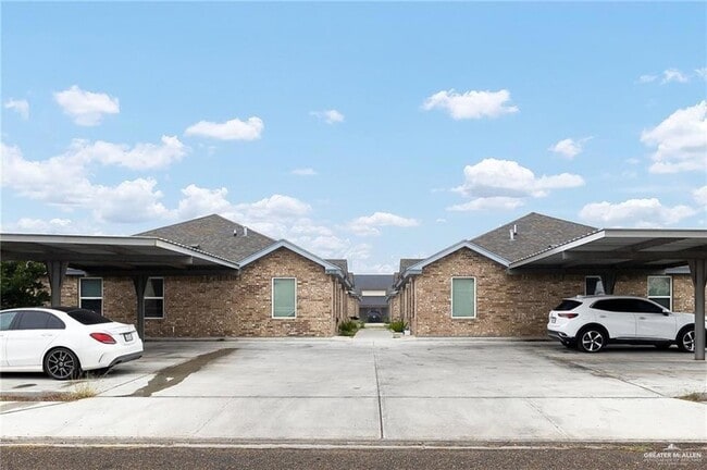 826 S Missouri St, Unit D in Alton, TX - Foto de edificio - Building Photo