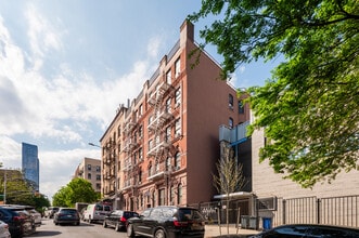 Casa Mutua in New York, NY - Building Photo - Building Photo