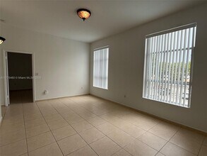 7420 W 20th Ave in Hialeah, FL - Building Photo - Building Photo