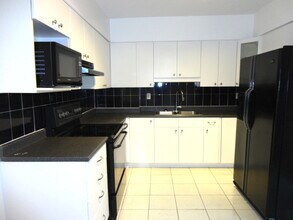 327 Wolverleigh Blvd in Toronto, ON - Building Photo - Building Photo