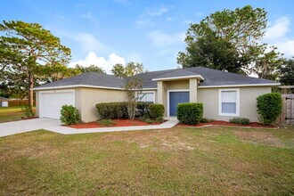 402 S Dixie Dr in Howey In The Hills, FL - Foto de edificio - Building Photo