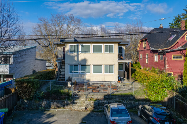 2038 Pandora St in Vancouver, BC - Building Photo - Building Photo