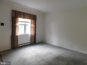 205 Moore Dr in Berryville, VA - Building Photo - Building Photo