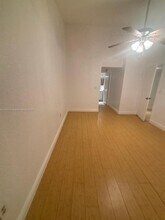 2831 N Oakland Forest Dr in Oakland Park, FL - Foto de edificio - Building Photo