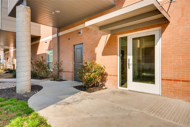 928 Travis Ave in Fort Worth, TX - Building Photo - Building Photo