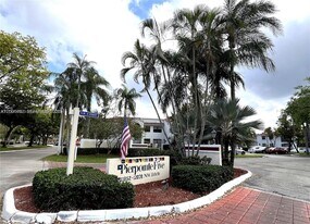 11905 NW 11th St in Pembroke Pines, FL - Building Photo