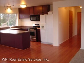 5029 Roosevelt Way NE in Seattle, WA - Building Photo - Building Photo