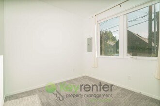 8449 Delridge Wy SW in Seattle, WA - Building Photo - Building Photo