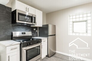 2853 W Dickens Ave, Unit 2 in Chicago, IL - Building Photo