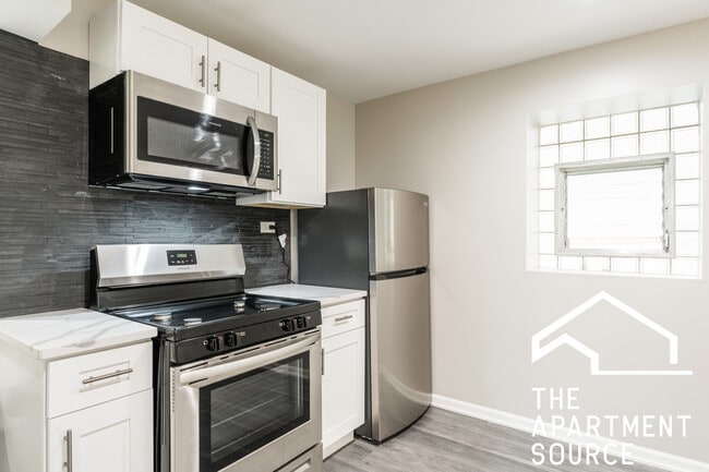 2853 W Dickens Ave, Unit 2