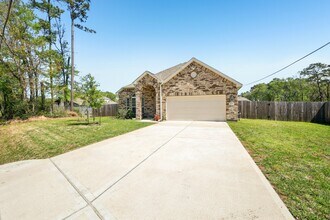 18473 Railroad Ave in New Caney, TX - Building Photo - Building Photo