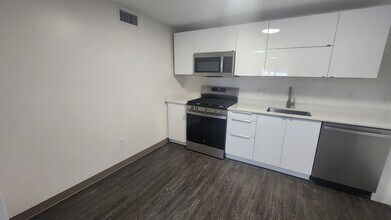8 Darling St, Unit 5-11 in Boston, MA - Building Photo - Building Photo