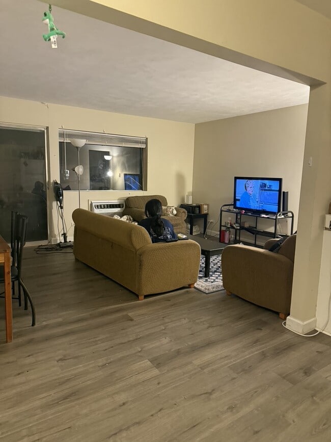 property at 1800 Jefferson Park Ave