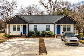 Duplex in High Point, NC - Building Photo - Building Photo