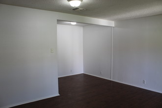 Casa Grande Apartments in Brownwood, TX - Building Photo - Interior Photo