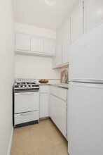 335-341 E 51st St in New York, NY - Building Photo - Building Photo